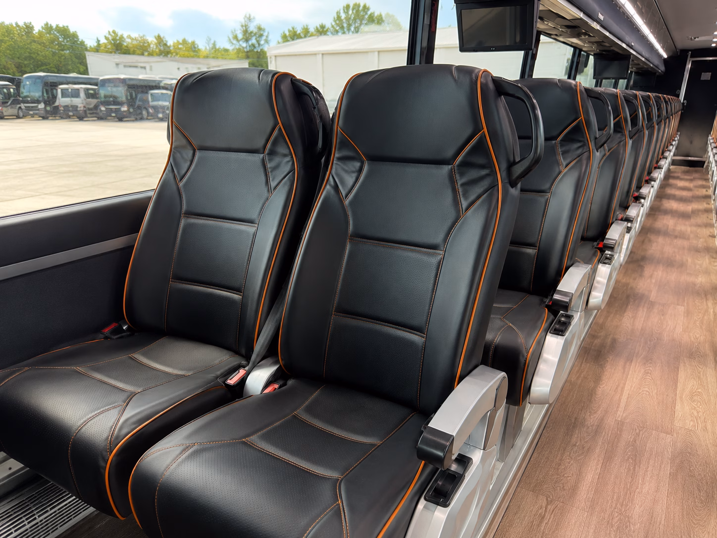 sakonnet and little compton wine tour buses